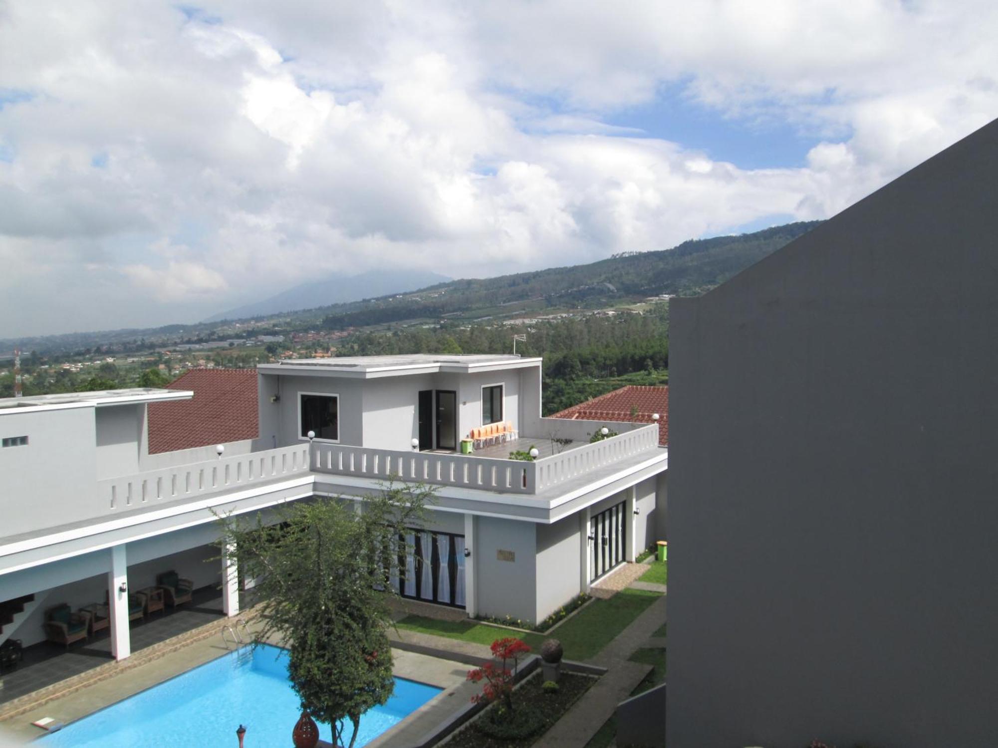 Osmond Villa Resort Лембанг Екстериор снимка