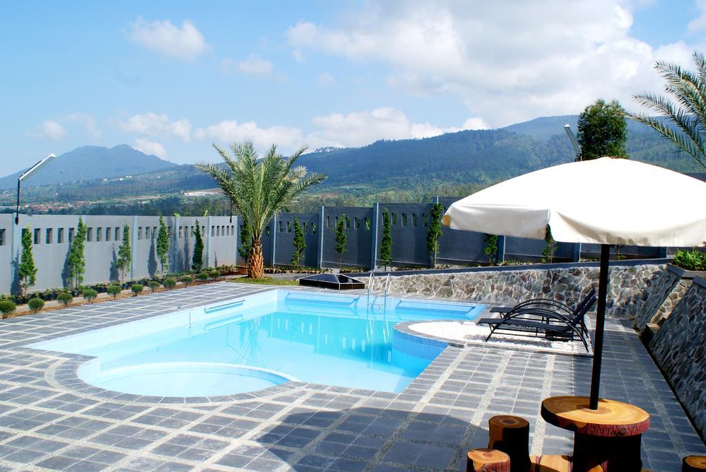 Osmond Villa Resort Лембанг Екстериор снимка